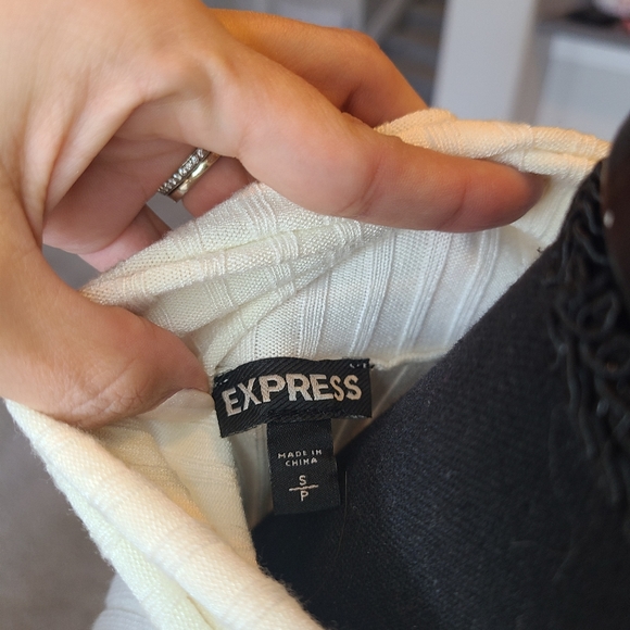 Express Top - Picture 2 of 5